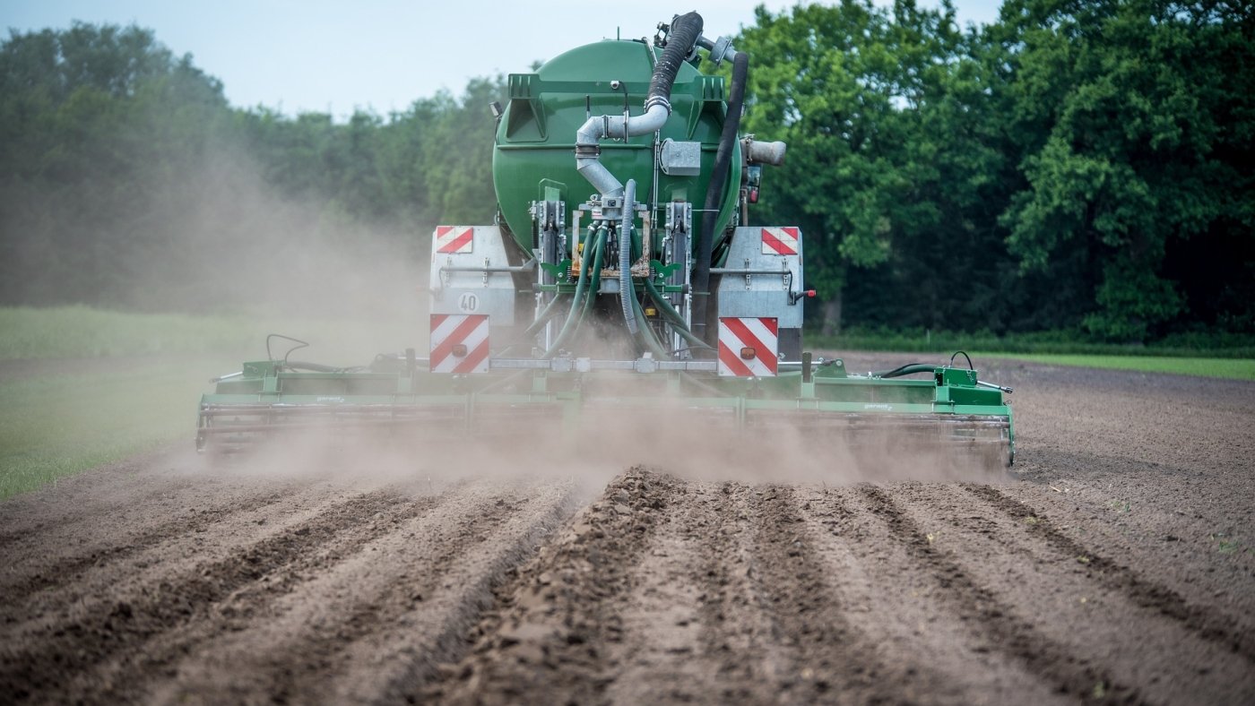 tractor-3486285_1920